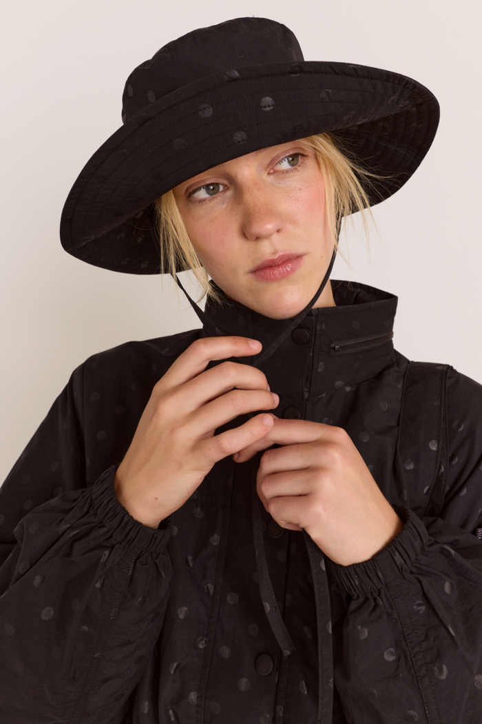 Athena Rainhat - Black Spot