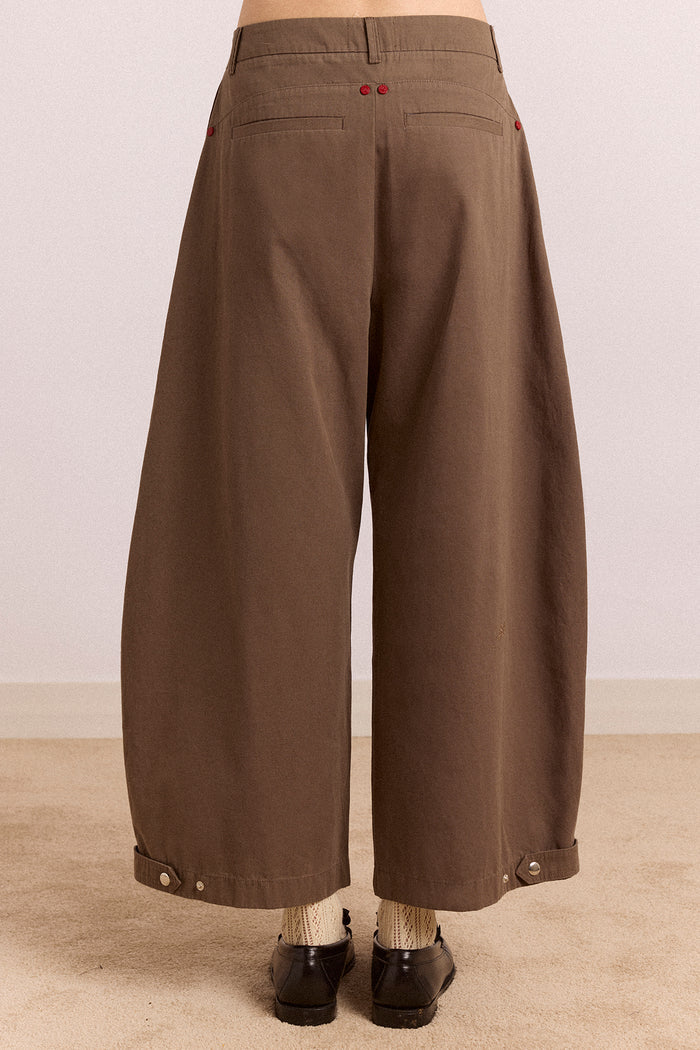 Safah Tailored Barrel Trouser - Brown