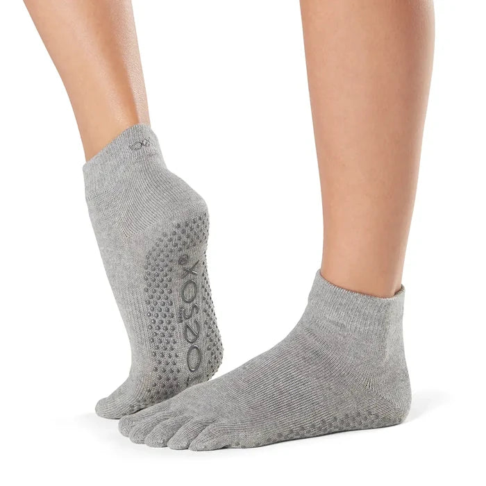 Toesox Full Toe Ankle Grip Socks - Heather Gray